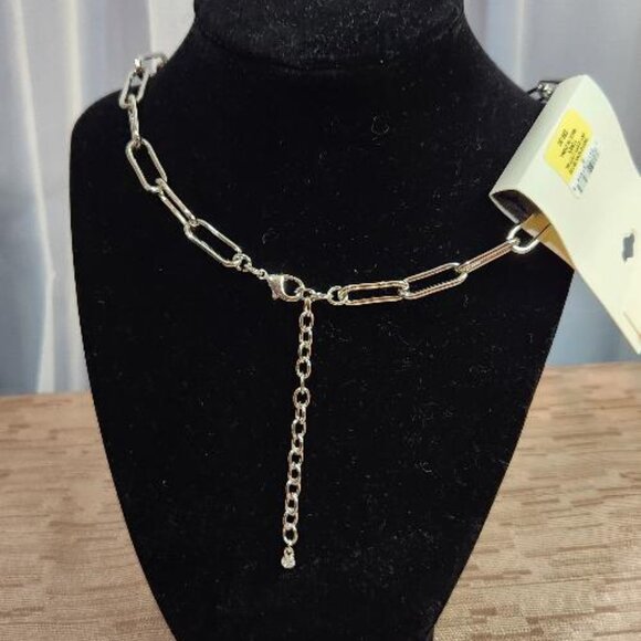 On 34th Pave Star Oval Locket Pendant Necklace Silver-toned - Picture 3 of 6